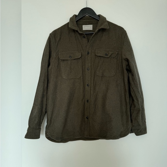 Everlane Button Down Shacket in Dark Green - Picture 4 of 5